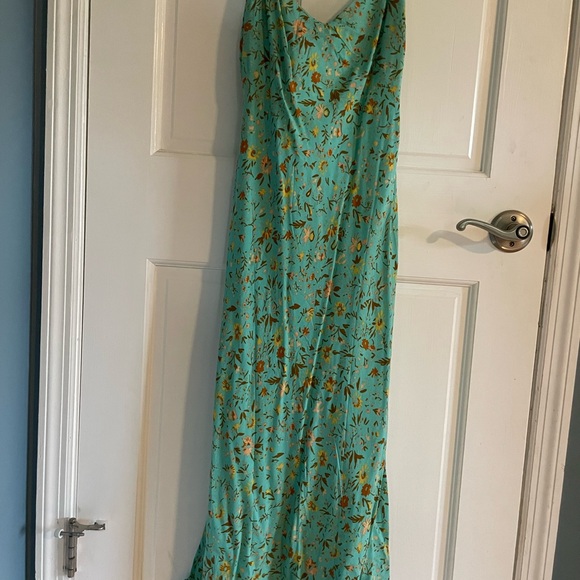 Hello Molly midi dress - Picture 3 of 5